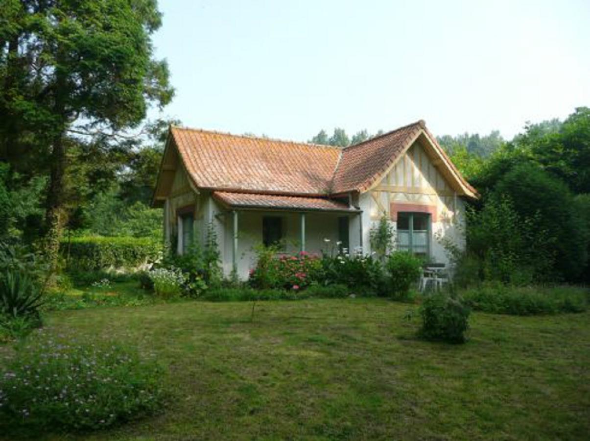 Manoir De Bois En Ardres Bed and Breakfast Eksteriør billede