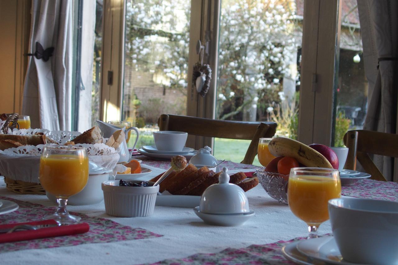 Manoir De Bois En Ardres Bed and Breakfast Eksteriør billede